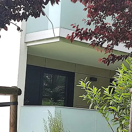 アパート Nad Samym Morzem Apartament レバル